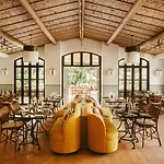 Hotel Lou Pinet